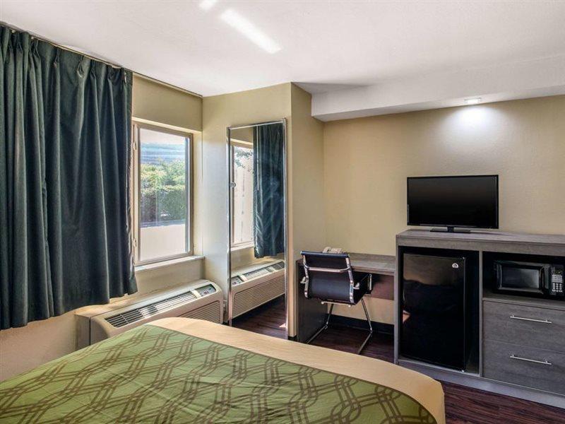 Quality Inn & Suites Richardson-Dallas ภายนอก รูปภาพ