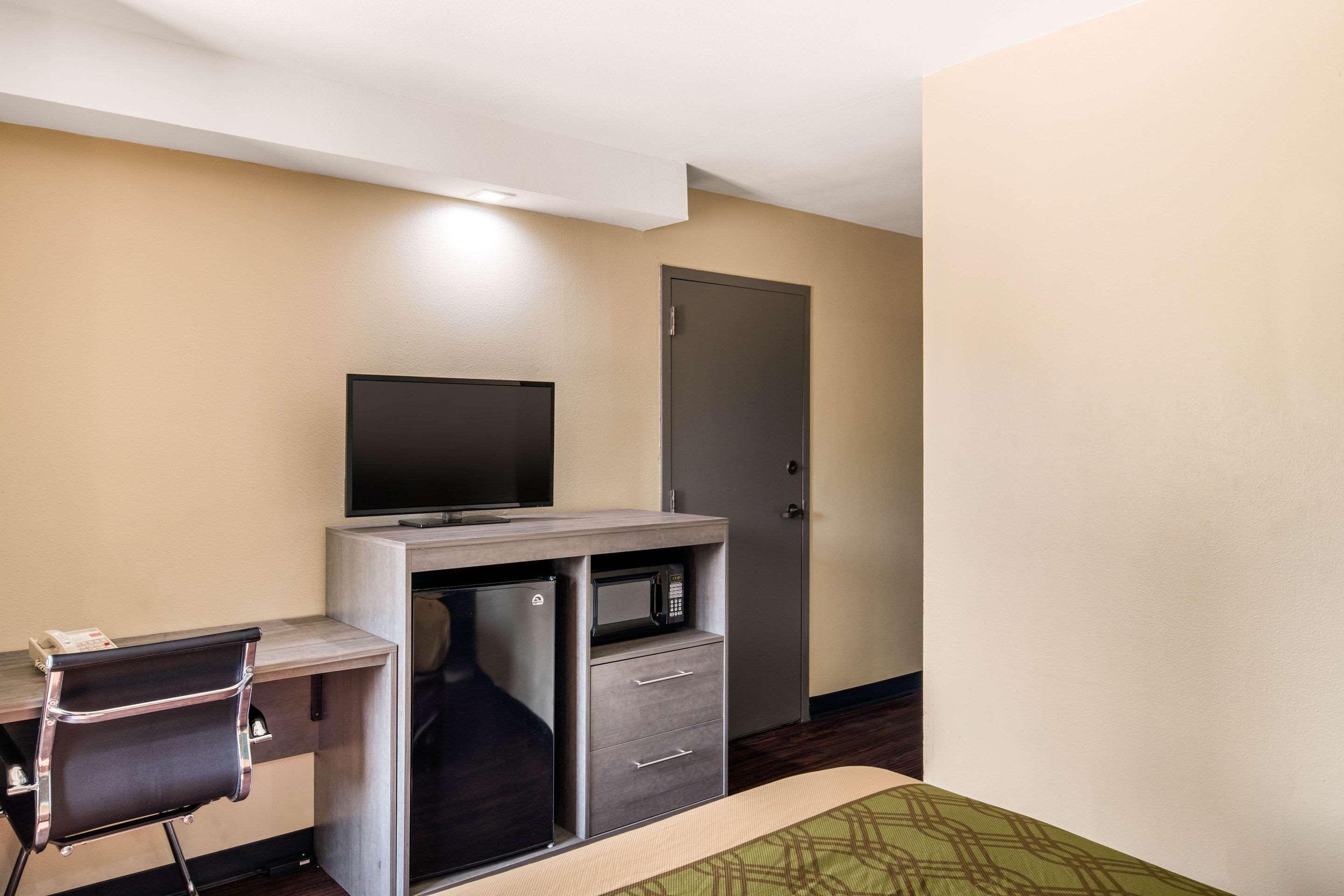 Quality Inn & Suites Richardson-Dallas ภายนอก รูปภาพ