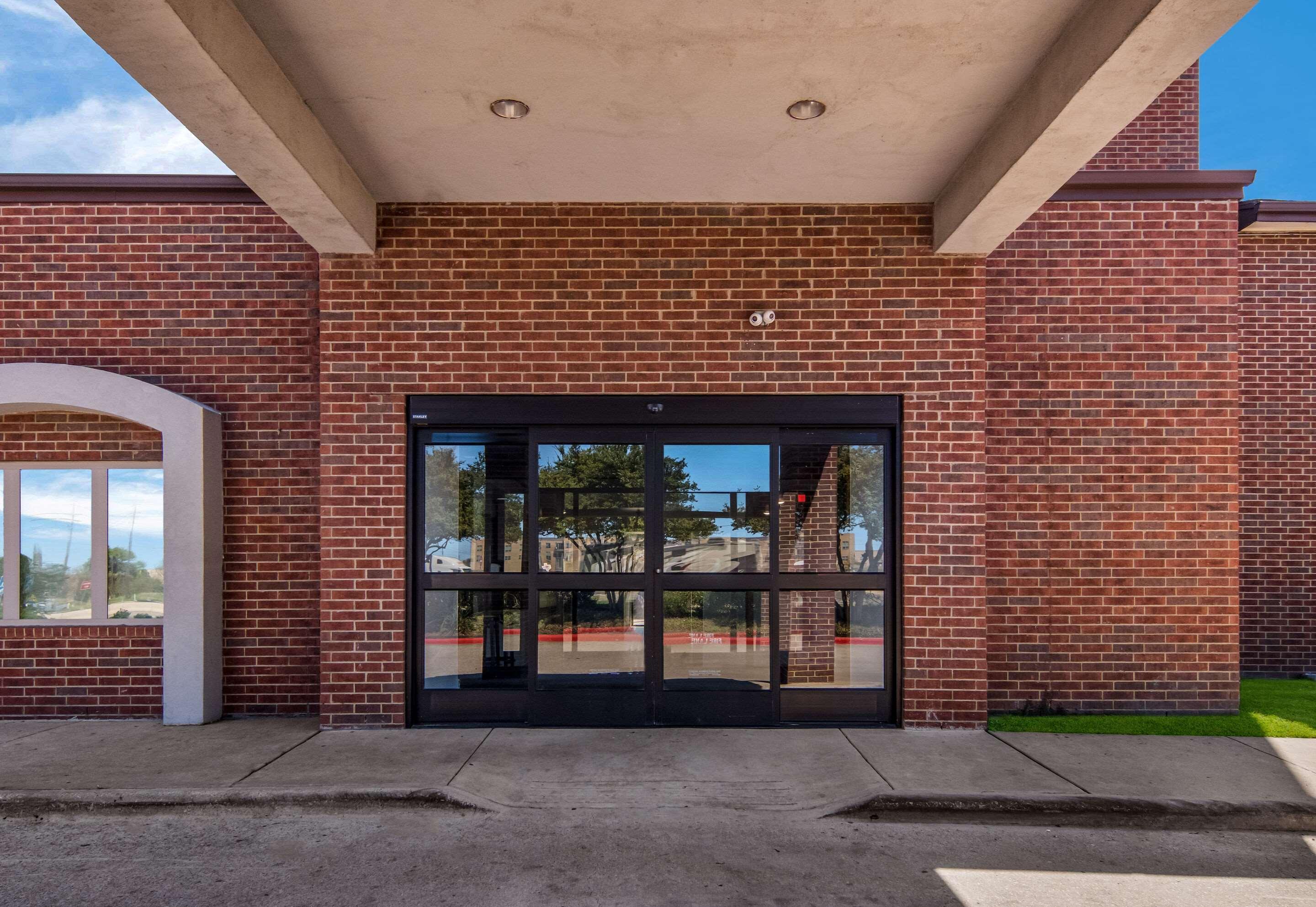 Quality Inn & Suites Richardson-Dallas ภายนอก รูปภาพ