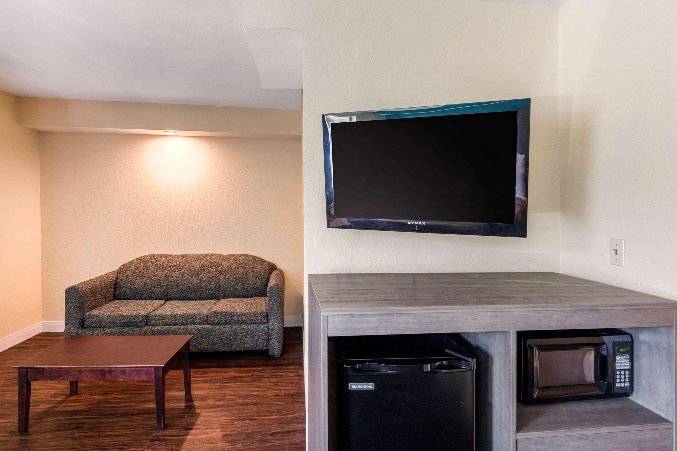 Quality Inn & Suites Richardson-Dallas ภายนอก รูปภาพ