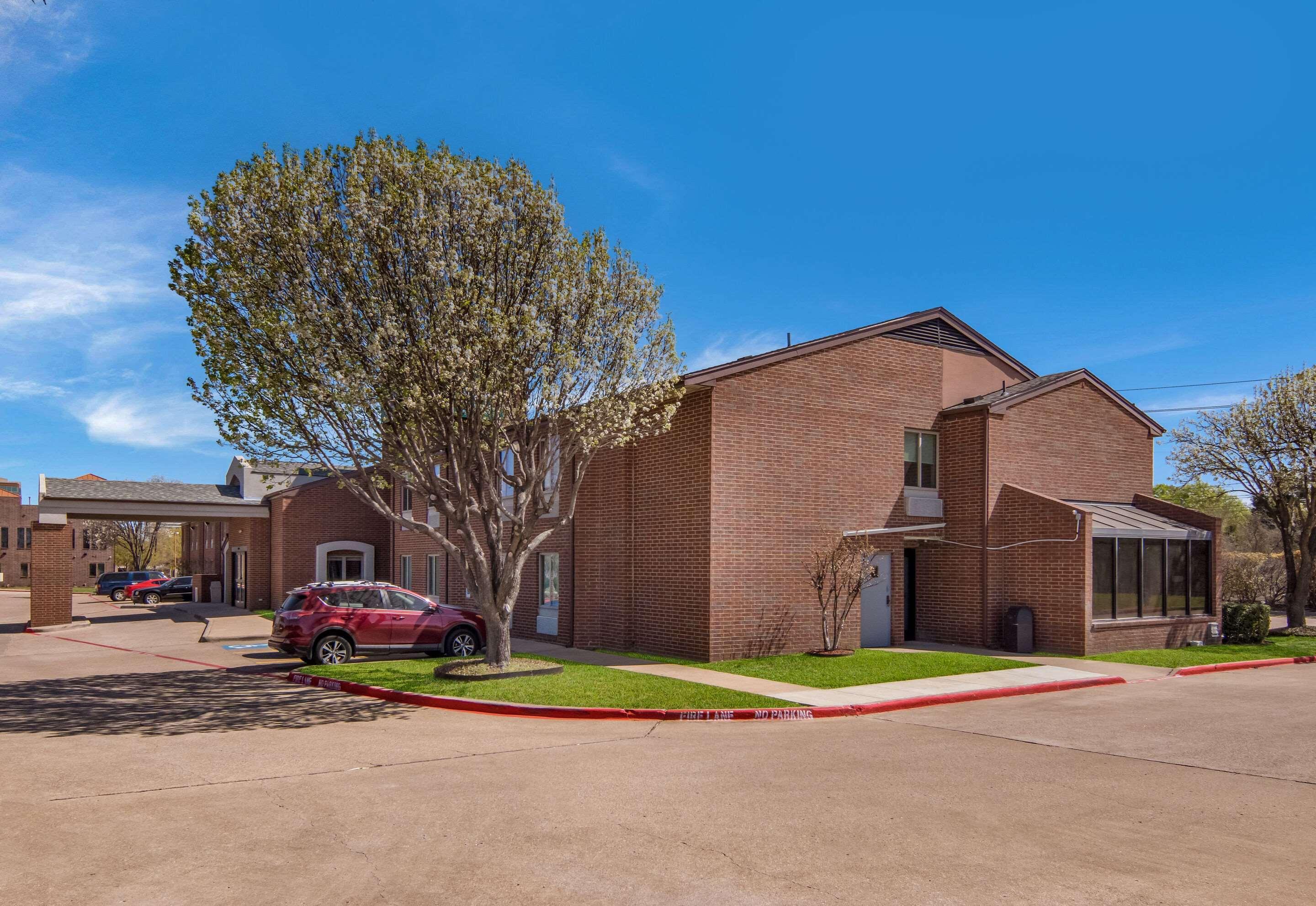 Quality Inn & Suites Richardson-Dallas ภายนอก รูปภาพ