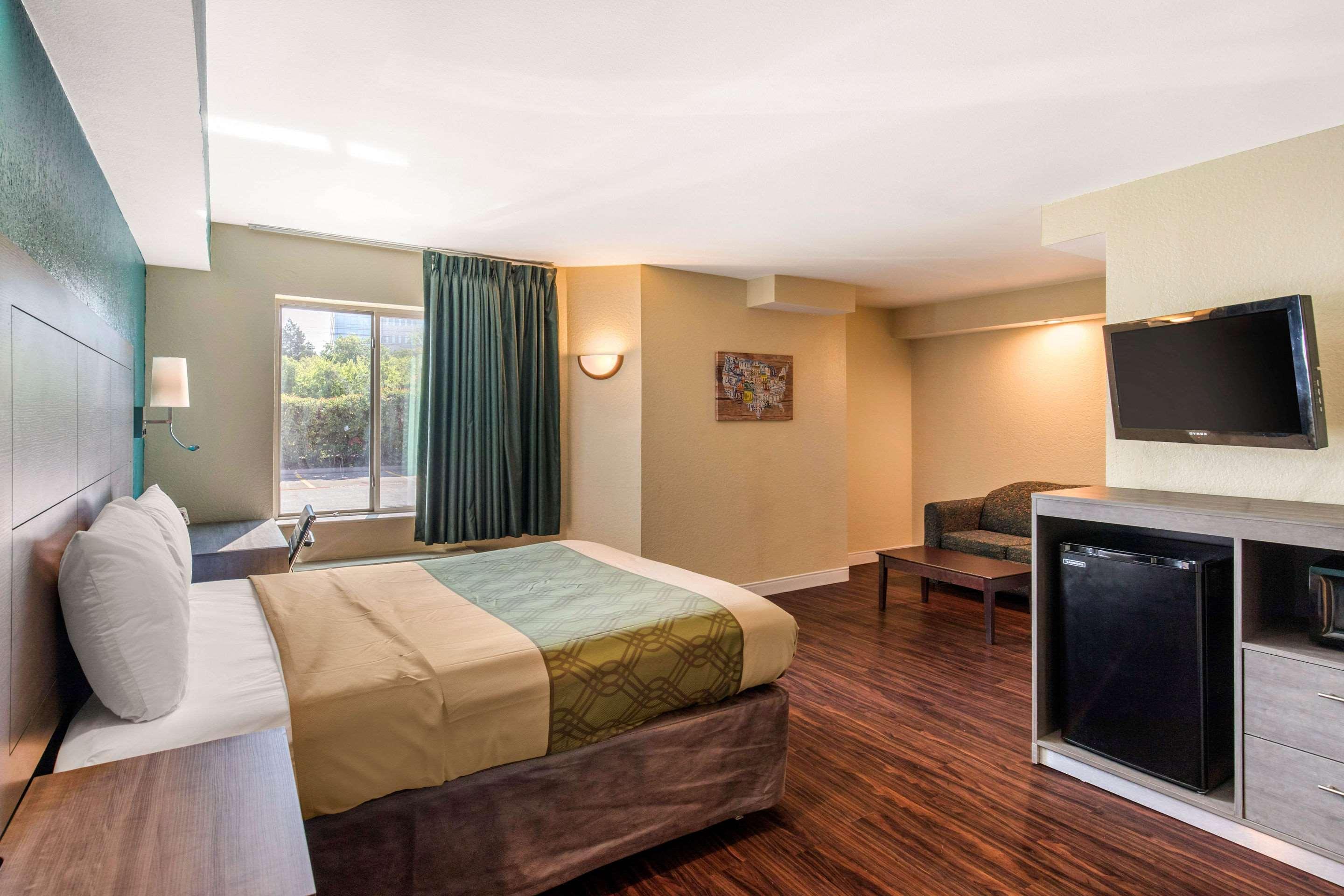 Quality Inn & Suites Richardson-Dallas ภายนอก รูปภาพ